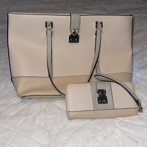 Guess Tote purse and wristlet wallet EUC
